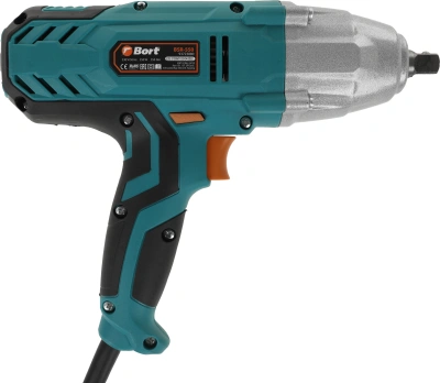 Гайковерт Bort BSR-550 550Вт патрон:квад.1/2" (кейс в комплекте) (93723880)