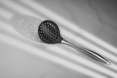 Шумовка для первых/вторых блюд Rondell Schick RD-640 черный/стальной упак.:картонная подложка